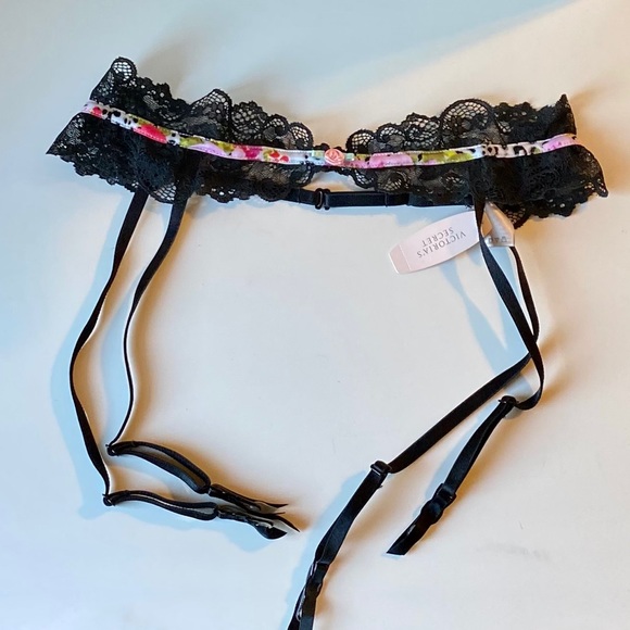 NWT Victoria’s Secret Limited Edition Garter Belt
